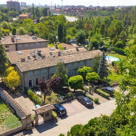 Residence Antico Borgo Módena Exterior foto