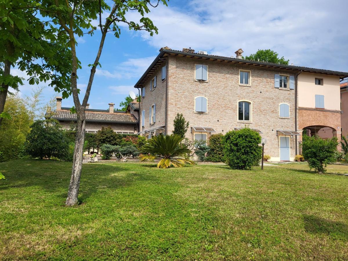 Residence Antico Borgo Módena Exterior foto
